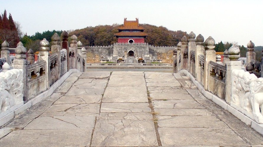 Pékin : tombeaux des Ming