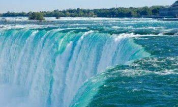 Canada, Les chutes Niagara