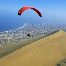 Parapente dans le désert de l'atacama