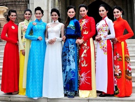 Les costumes traditionnels vietnamiens