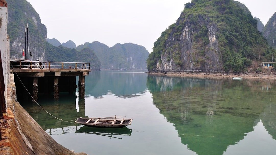 Explorer la baie d'Halong